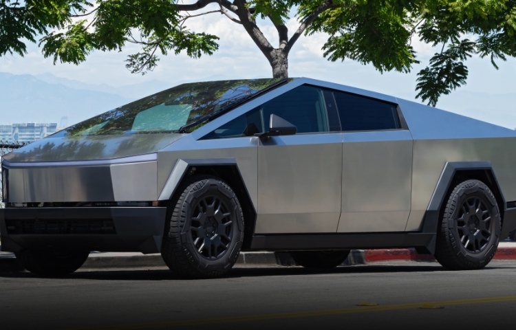 Familias demandan a Tesla por la muerte de jóvenes en una Cybertruck