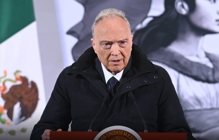 Alejandro Gertz Manero deja la FGR para asumir cargo como embajador de México