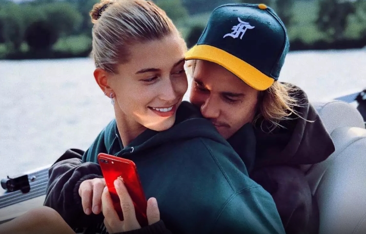 Hailey Bieber reconoce que su matrimonio con Justin atraviesa una etapa complicada