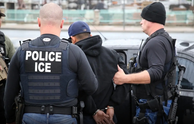Juez ordena fianza para detenidos en redadas migratorias de Chicago