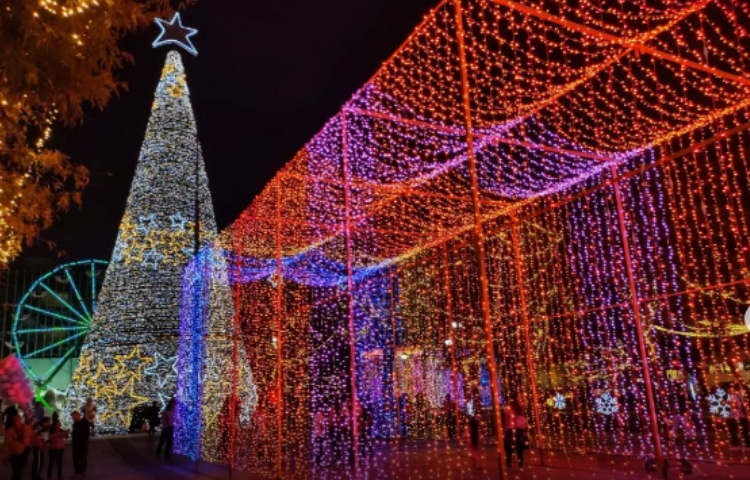 MacroNavidad 2025 ilumina Monterrey con espíritu navideño