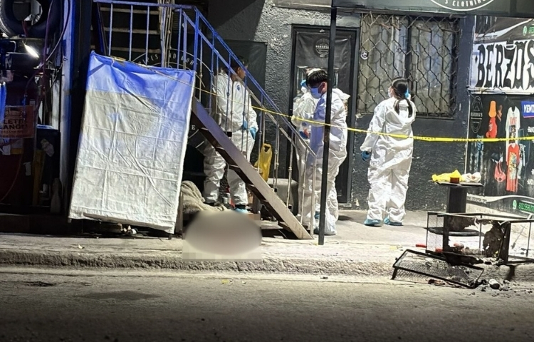 Hombre es asesinado a balazos en la colonia Metroplex 1, en Apodaca