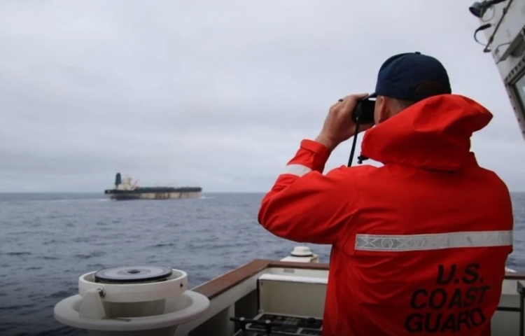 Guardia Costera de EU intercepta otro buque petrolero sancionado en el Caribe