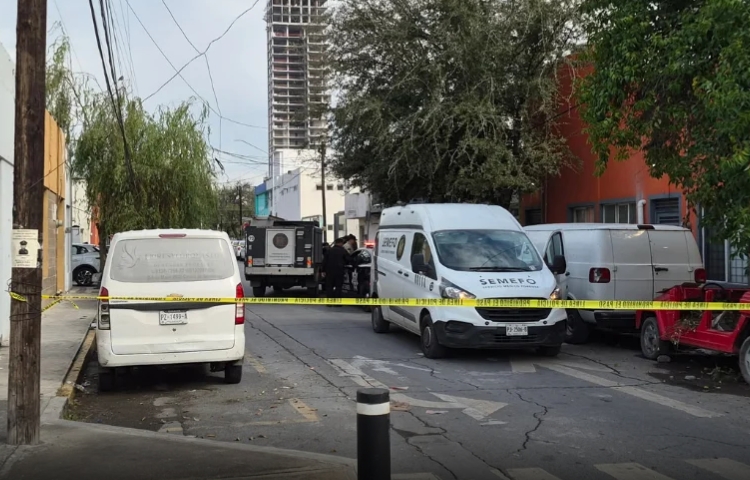 Investigan muerte de hombre en situación de calle en la Alameda de Monterrey durante bajas temperaturas