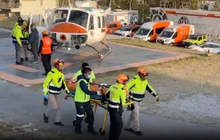 Rescatan en helicóptero a joven lesionada en el Cerro de las Mitras