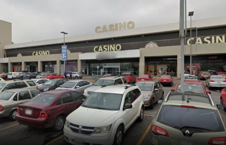 Hombre fallece dentro de casino en Monterrey; autoridades investigan